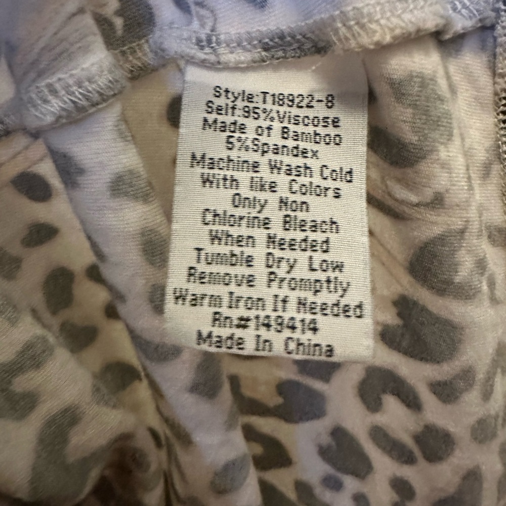 Johnny Was Cheetah Puff Sleeve Floral Top Size Small - Picture 8 of 8